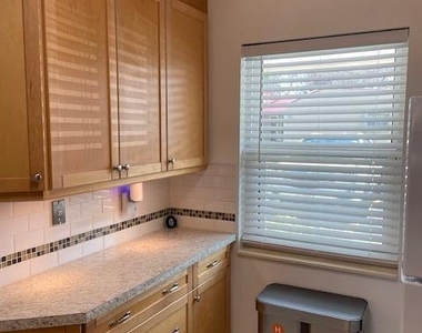 307 Lake Evelyn Drive - Photo Thumbnail 8