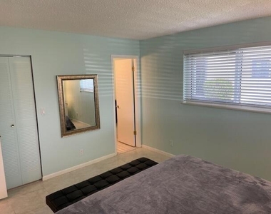 307 Lake Evelyn Drive - Photo Thumbnail 17