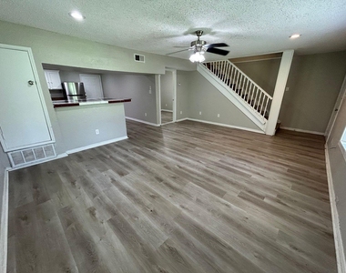715 Eastham Lane - Photo Thumbnail 2