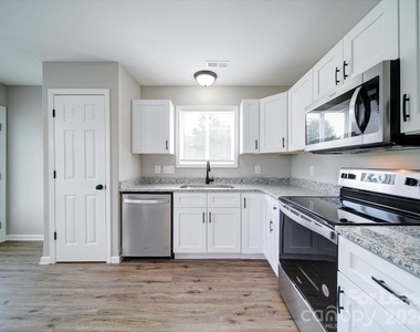 3702 Cardinal Bluff Lane - Photo Thumbnail 12
