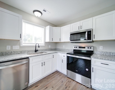 3702 Cardinal Bluff Lane - Photo Thumbnail 13