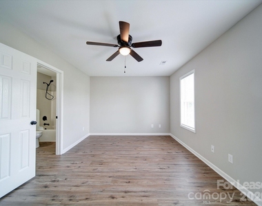 3702 Cardinal Bluff Lane - Photo Thumbnail 27