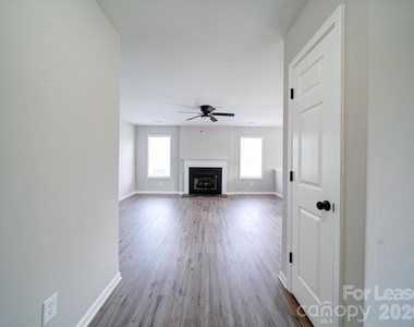3702 Cardinal Bluff Lane - Photo Thumbnail 4