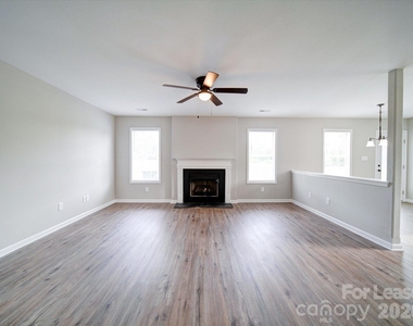 3702 Cardinal Bluff Lane - Photo Thumbnail 6