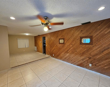 9431 Nw 24th Place - Photo Thumbnail 16
