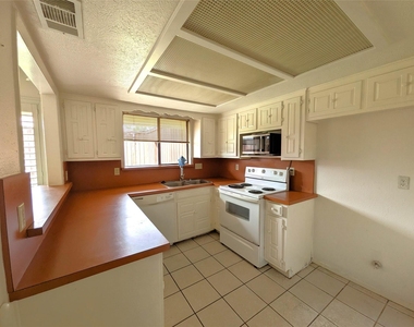 3302 Townbluff Place - Photo Thumbnail 8