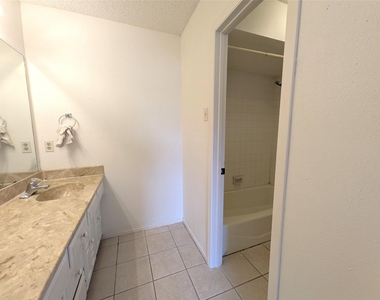 3302 Townbluff Place - Photo Thumbnail 13