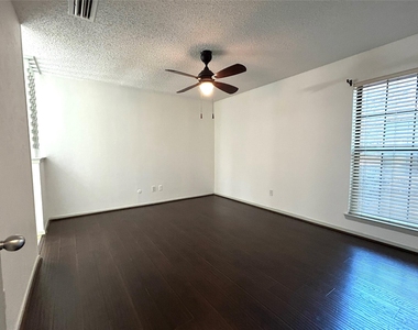 333 Melrose Drive - Photo Thumbnail 10