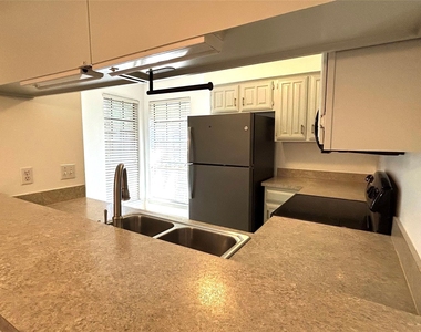 333 Melrose Drive - Photo Thumbnail 6