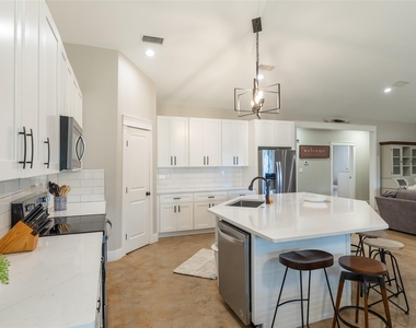 138 County Road 127 - Photo Thumbnail 14
