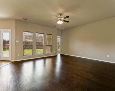 4009 Kensington Drive - Photo Thumbnail 5