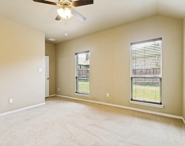 4009 Kensington Drive - Photo Thumbnail 18