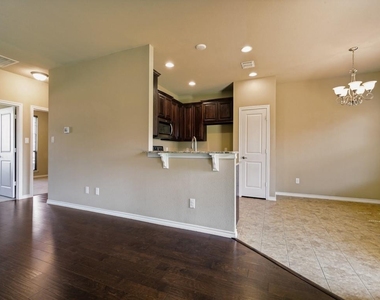 4009 Kensington Drive - Photo Thumbnail 6