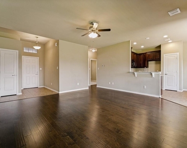 4009 Kensington Drive - Photo Thumbnail 3