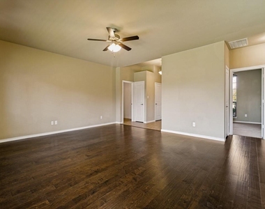 4009 Kensington Drive - Photo Thumbnail 4