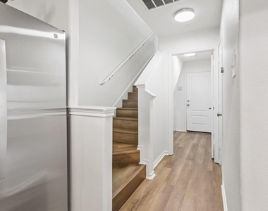 5315 Crimson Oaks Drive - Photo Thumbnail 18