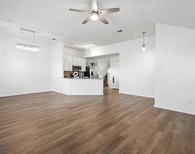 5315 Crimson Oaks Drive - Photo Thumbnail 3