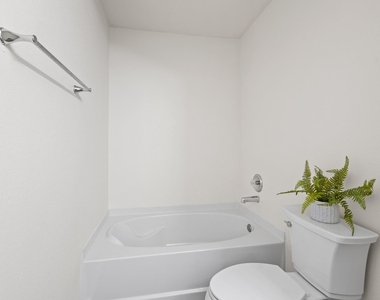 5315 Crimson Oaks Drive - Photo Thumbnail 13