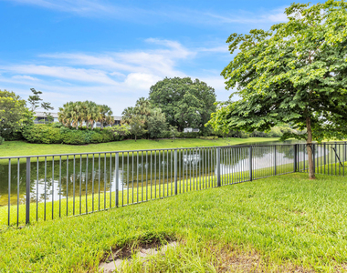 4340 Veleiros Avenue - Photo Thumbnail 13
