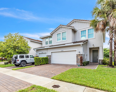 4340 Veleiros Avenue - Photo Thumbnail 1