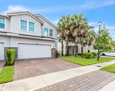 4340 Veleiros Avenue - Photo Thumbnail 8