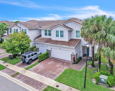 4340 Veleiros Avenue - Photo Thumbnail 7