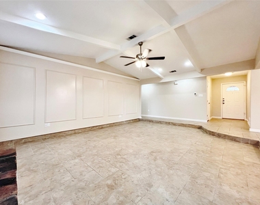 3101 Murphy Drive - Photo Thumbnail 4