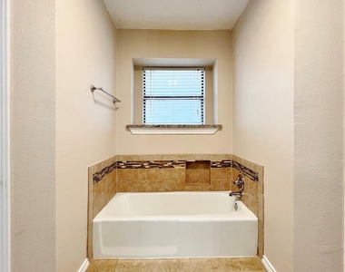 3101 Murphy Drive - Photo Thumbnail 16