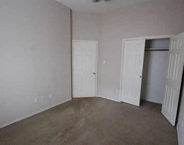 2920 Coventry Ln - Photo Thumbnail 20