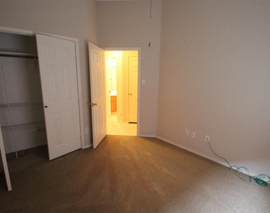 2920 Coventry Ln - Photo Thumbnail 22