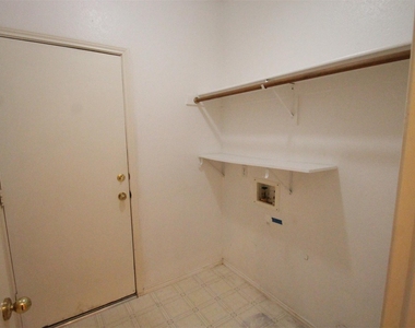 2920 Coventry Ln - Photo Thumbnail 23