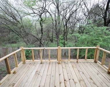 2920 Coventry Ln - Photo Thumbnail 9