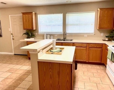 372 Marsha Street - Photo Thumbnail 10