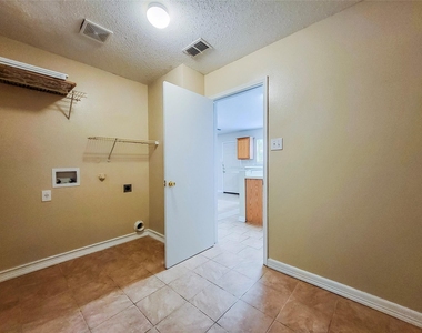372 Marsha Street - Photo Thumbnail 21