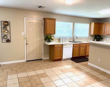 372 Marsha Street - Photo Thumbnail 3