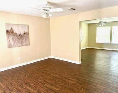 372 Marsha Street - Photo Thumbnail 7