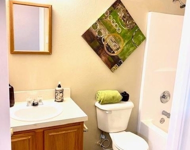 372 Marsha Street - Photo Thumbnail 6