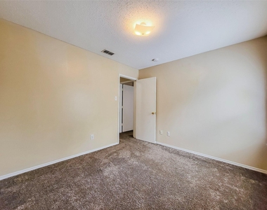 372 Marsha Street - Photo Thumbnail 20
