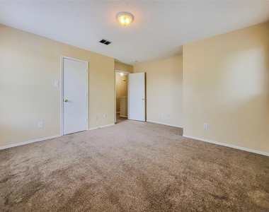 372 Marsha Street - Photo Thumbnail 15