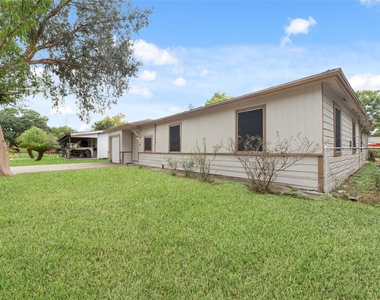 11715 Almeda Genoa Road - Photo Thumbnail 2