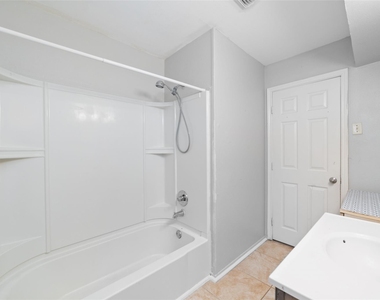 11715 Almeda Genoa Road - Photo Thumbnail 8