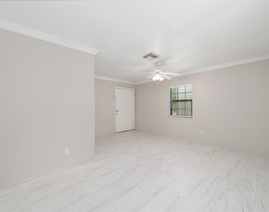 11715 Almeda Genoa Road - Photo Thumbnail 10
