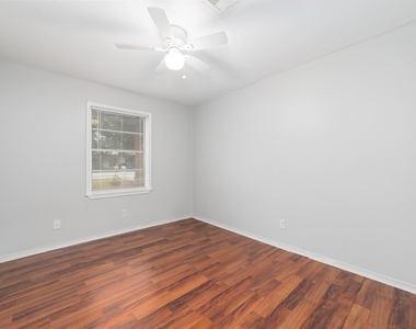 11715 Almeda Genoa Road - Photo Thumbnail 4