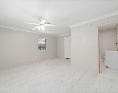 11715 Almeda Genoa Road - Photo Thumbnail 9
