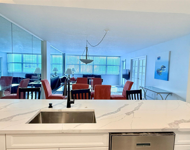 800 Se 20th Avenue - Photo Thumbnail 4