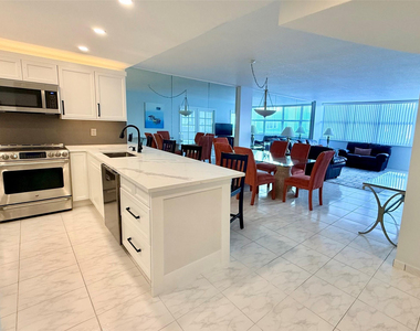 800 Se 20th Avenue - Photo Thumbnail 1