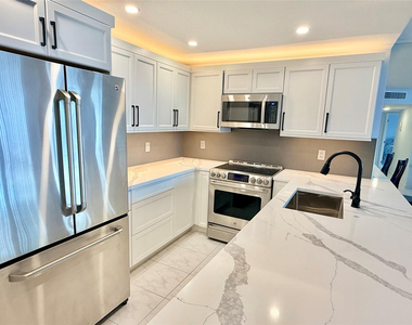 800 Se 20th Avenue - Photo Thumbnail 2