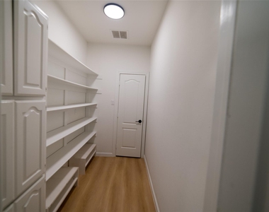 954 Lloyds Road - Photo Thumbnail 7