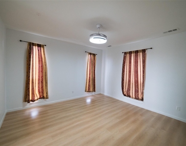 954 Lloyds Road - Photo Thumbnail 12