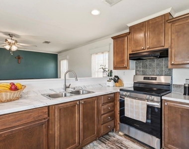 1800 Preston On The Lake Boulevard - Photo Thumbnail 5